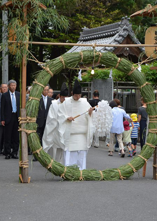 日吉神社　輪くぐり